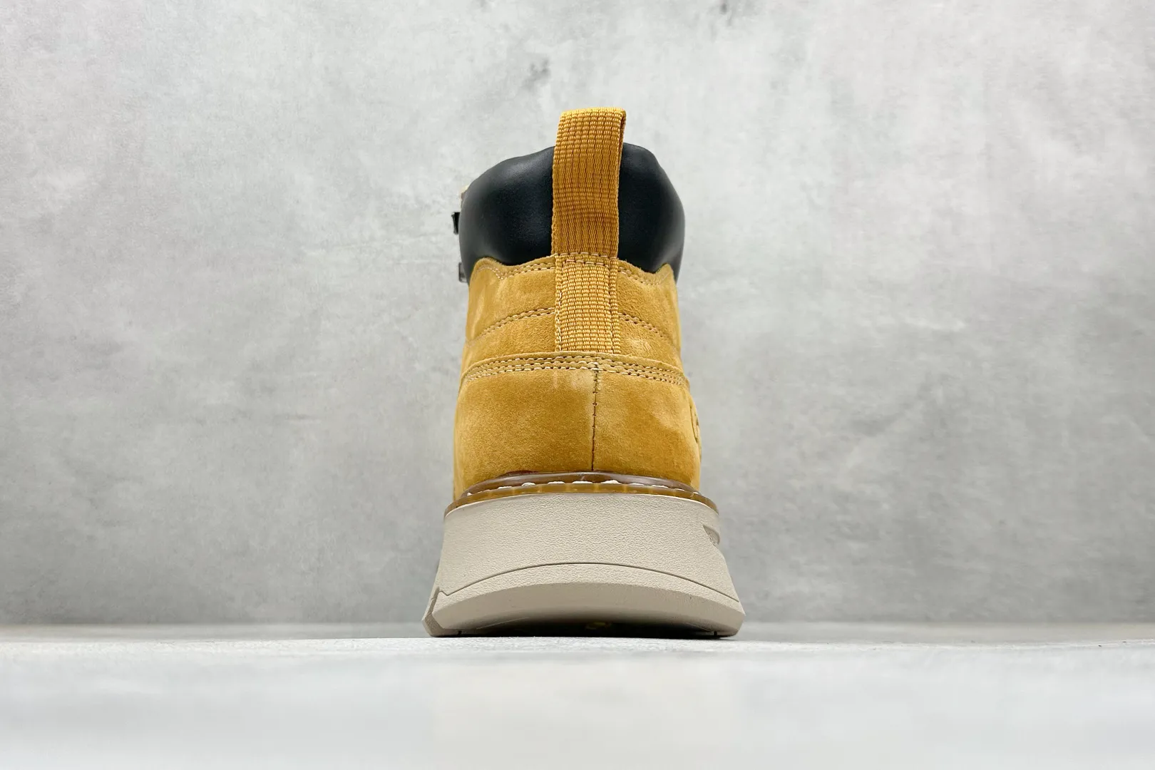 🐲💰 600 support store opening UGG 2025 autumn and winter new men's mid-cut casual Martin boots series #Guangdong Dachang quality 25ss autumn and winter new style fashion trend matching The fabric is imported from Italy frosted cowhide. The whole shoe is made of genuine cowhide material, from the outsole to the hardware, all made from OEM raw materials. Good products do not kill pigs. The quality of the first order is strictly controlled. The full set of official website unified packaging. This winter's cold-proof outdoor products, daily casual matching A must-have for stylish men‼ American affordable luxury brand [UGG] Tasman Weather Hybrid Tasman hybrid series mid-top lightweight casual Martin boots" Size: 39-44 (one size larger than sports shoes)